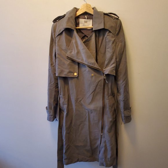 DAY Biger et Mikkelsen Brushed Twill Trench Coat. Fits XS or Small. Olive Green. - Picture 2 of 12